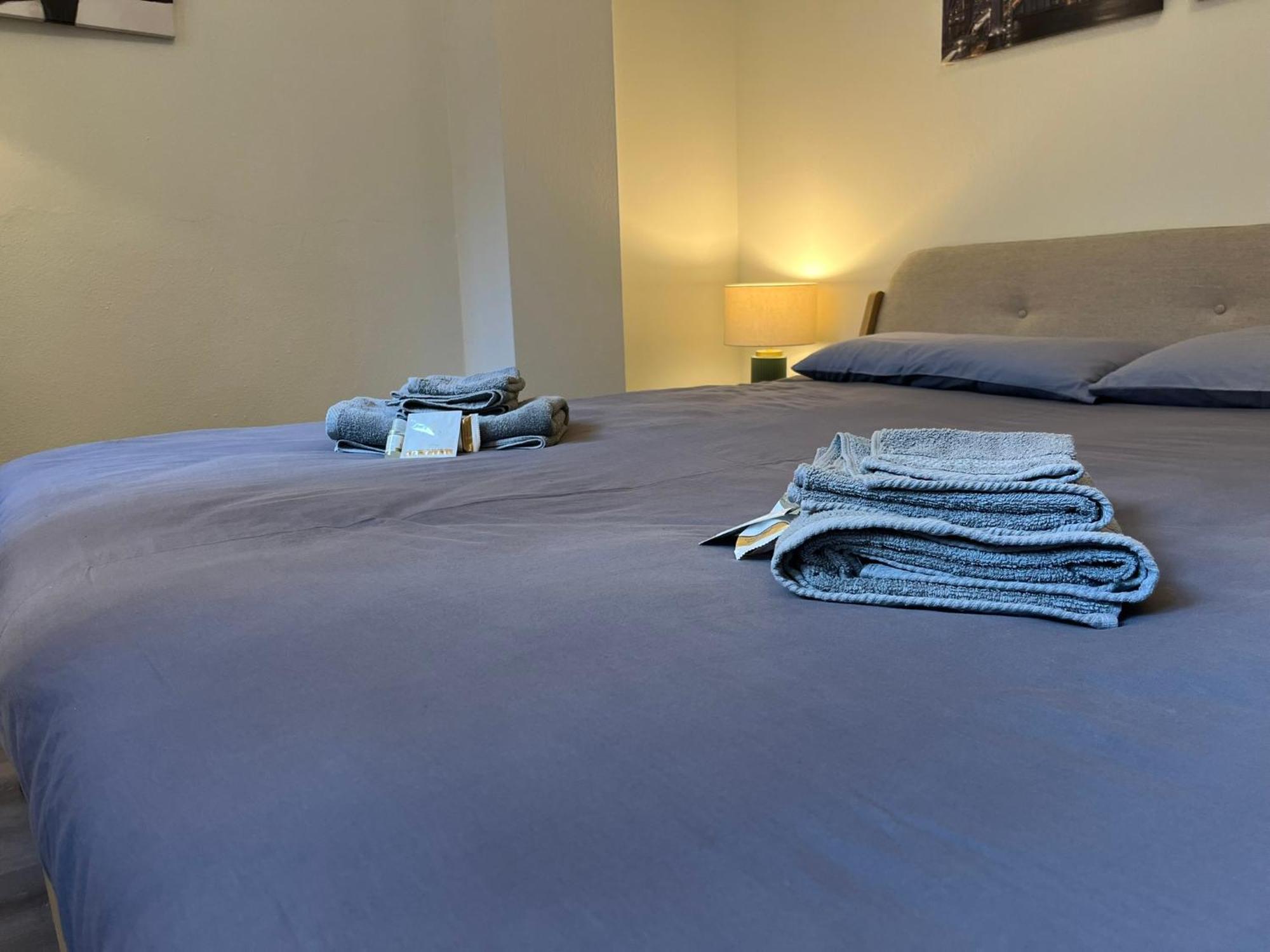 Ferienwohnung Elegante Bilocale Con Posto Auto Privato Brescia Exterior foto