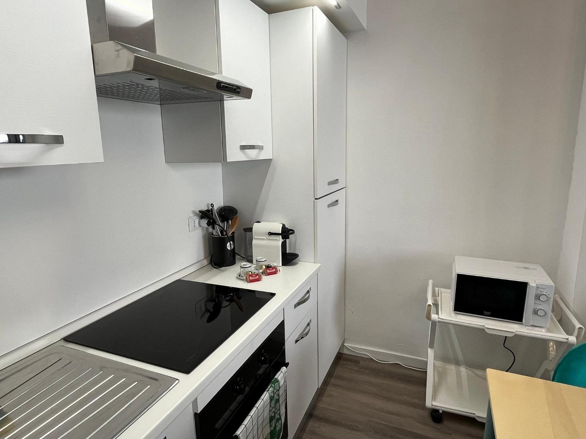 Ferienwohnung Elegante Bilocale Con Posto Auto Privato Brescia Exterior foto