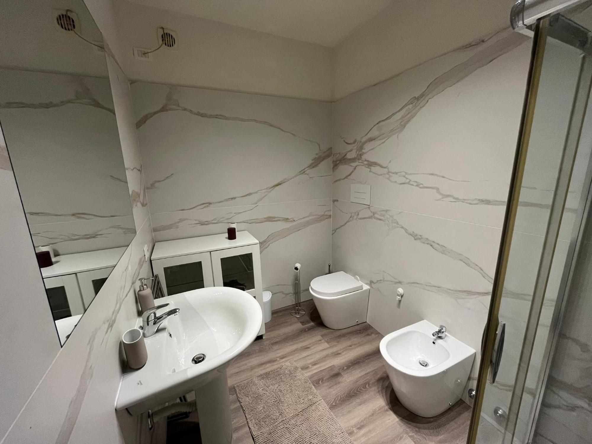 Ferienwohnung Elegante Bilocale Con Posto Auto Privato Brescia Exterior foto